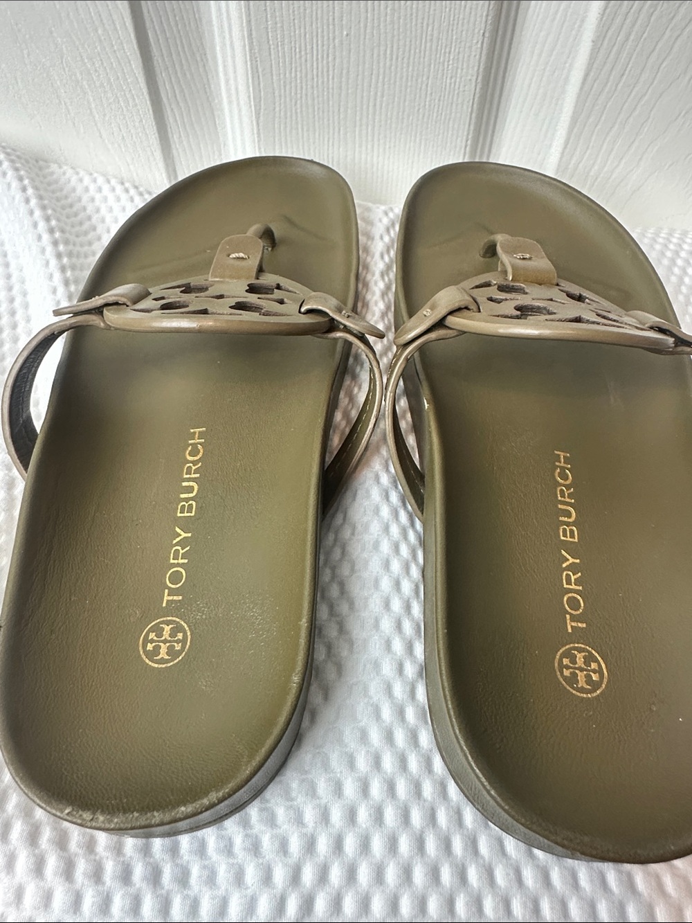 Tory Burch  Thong Sandals in Olive Brown - Picture 5 of 14